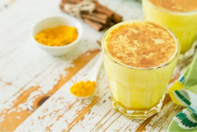 برای کنترل قند خون این نوشیدنی های مفید را قبل از خواب بخورید.