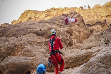 نجات کوهنورد ۳۶ ساله از ارتفاعات قلعه بابک