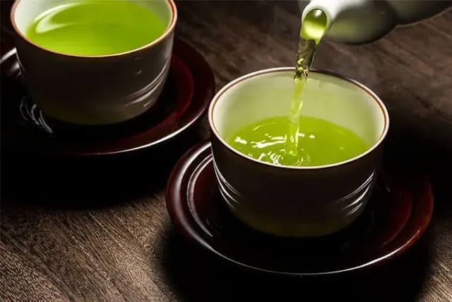 نوشیدن روزانه چای سبز چه تأثیری بر کبد دارد؟