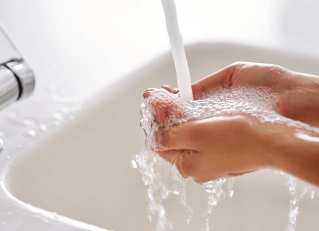 شست‌وشوی صحیح دست‌ها همچنان مؤثرترین راه پیشگیری از بیماری‌های عفونی است