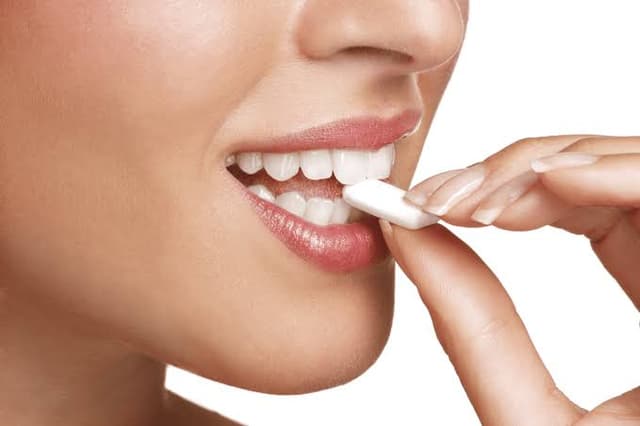 زایلیتول برای قلب بی‌خطر است؟ آدامس بدون قند هم بی‌خطر نیست؟