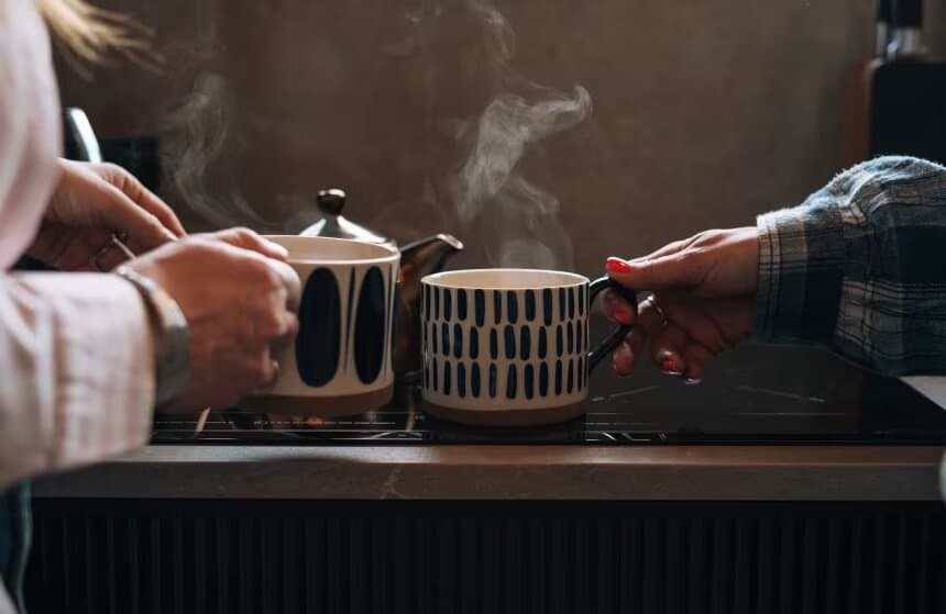 چرا همیشه خسته‌ام؟ راه حل قطعی برای این مشکل