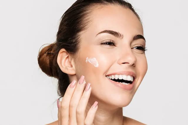 با تغییر فصل، روتین مراقبت از پوست را تغییر دهیم؟