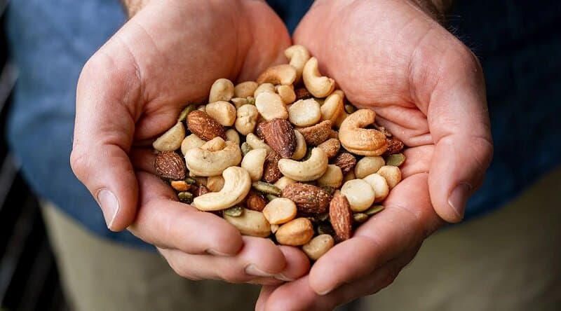 یک مشت آجیل در روز؛ پژوهشهای تازه از کاهش ۱۷ تا ۲۷ درصدی خطر مرگ ناشی از بیماریهای قلبی میگویند