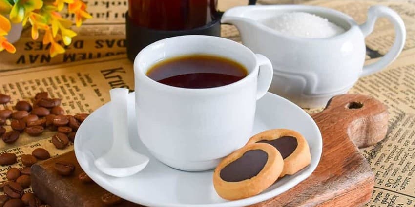 چطور بدون وابستگی به کافئین، خستگی را از خود دور کنیم؟