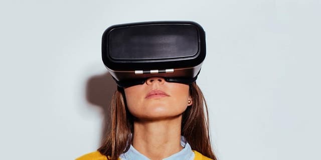عینک‌های VR و AR به آموزش‌های همگانی هلال‌احمر می‌آیند