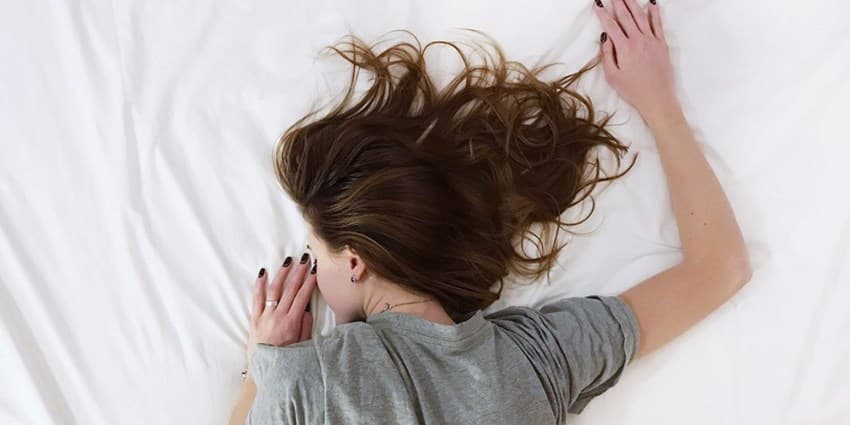چند تا بالش برای حالت و مدل خواب شما لازمه ؟