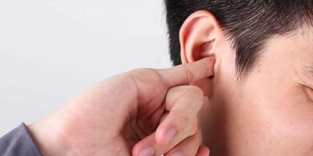 ۳راه برای خارج کردن آب از گوش