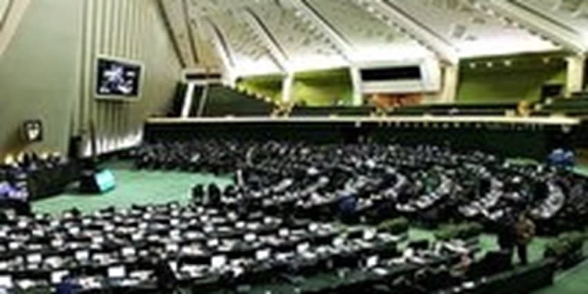 نشست کمیته پیگیری ماجرای بدحال‌شدن دانش آموزان در مجلس