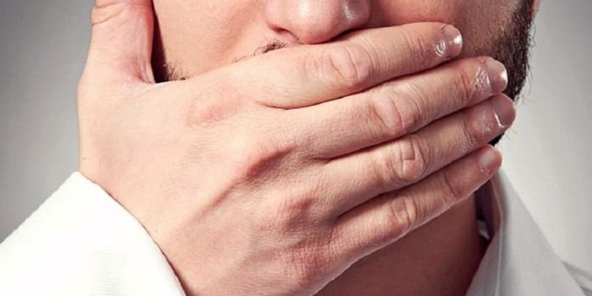 چگونه از شر بوی بد دهان خلاص شویم؟