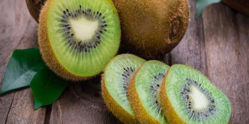 کیوی میوه‌ای خوش‌طعم و سرشار از فایده + 7 خاصیت کیوی