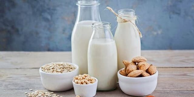 نوشیدنی‌های گیاهی را جایگزین شیر نکنید