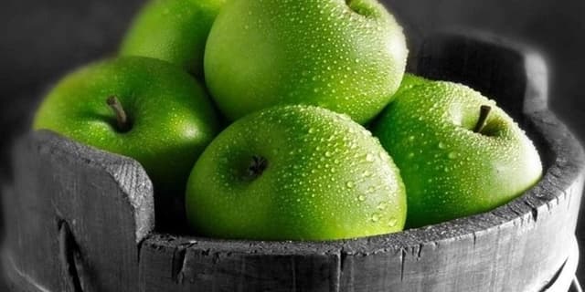 آیا خوردن سیب مثل مسواک زدن عمل می‌کند؟