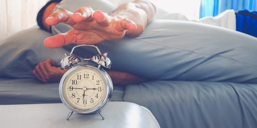چرا صبح به سختی بیدار می شویم؟