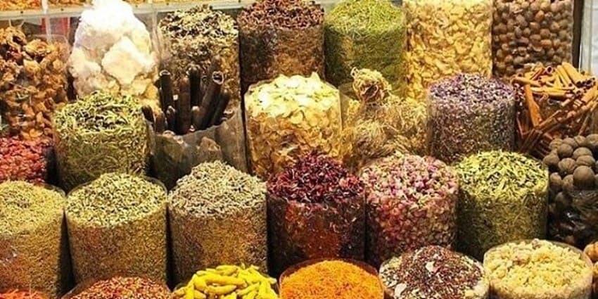 فروش دارو توسط عطاری‌ها خلاف قانون است
