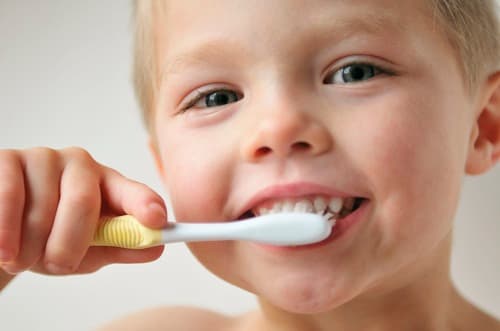 روزانه چند بار مسواک بزنیم؟