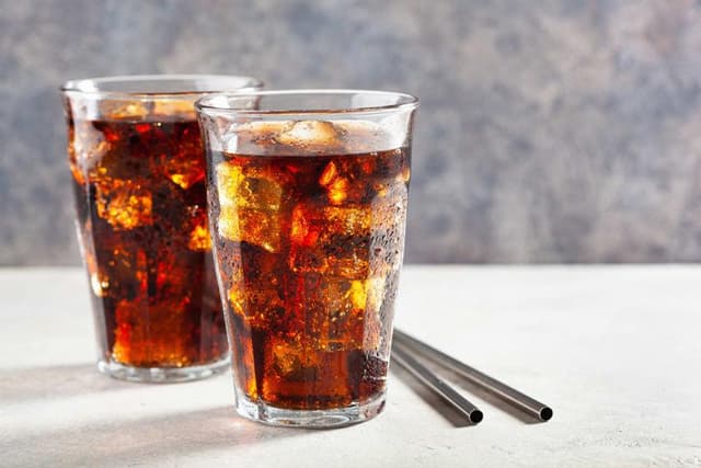 نوشابه رژیمی واقعاً بهتر از نوشابه معمولی است؟ نوشابه بدون قند؛ مفید یا فریبنده؟