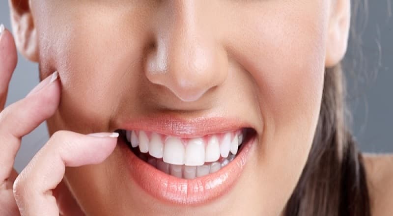 از بین بردن خط لبخند با روش خانگی