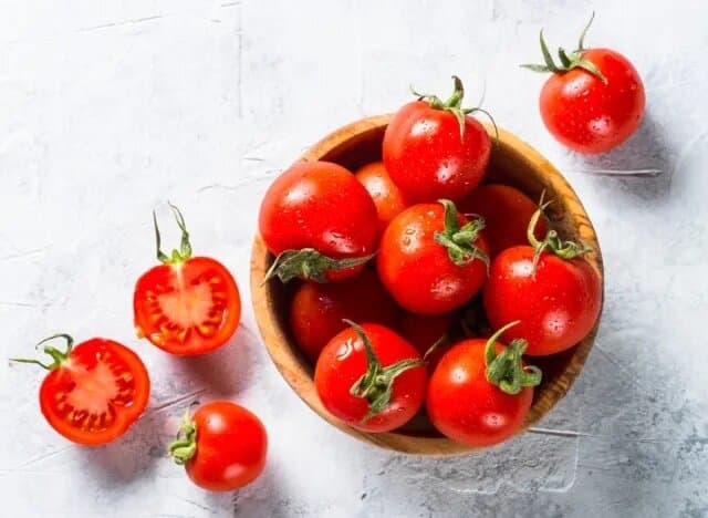 چرا گوجهفرنگی را نباید داخل یخچال گذاشت؟