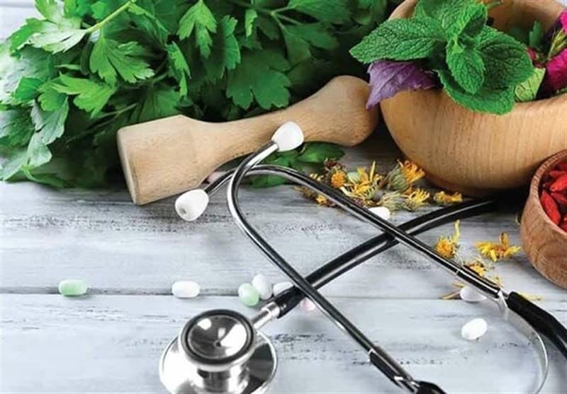 متخصصان بر استفاده آگاهانه از طب سنتی در کنار پزشکی نوین تأکید کردند