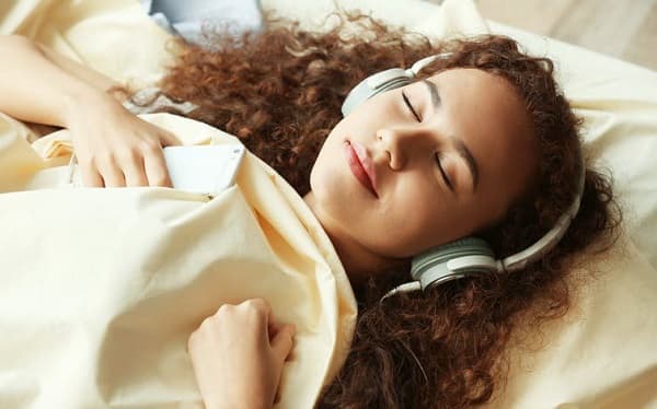 از شنیدن موسیقی هیچ لذتی نمیبرید؟ دانشمندان دلیلش را کشف کردند