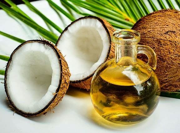 روغن نارگیل برای پوست و مو؛ مفید یا دردسرساز؟