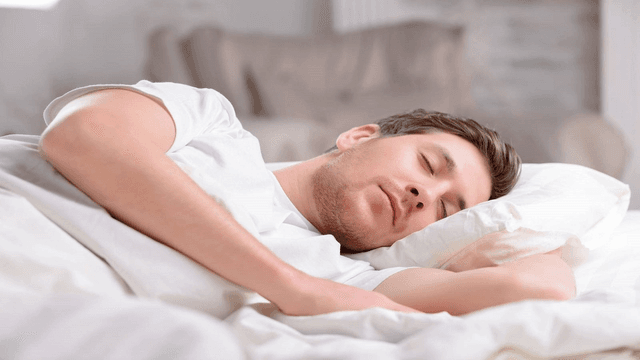 چرا نصف شب از خواب یکدفعه بیدار می شویم؟