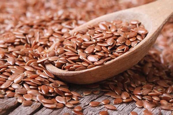 تخم کتان چگونه میتواند به سلامت مو کمک کند؟