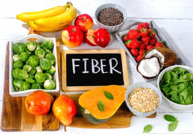 فیبر غذایی؛ چرا مصرف سبزیجات و غلات کامل برای گوارش مهم است؟