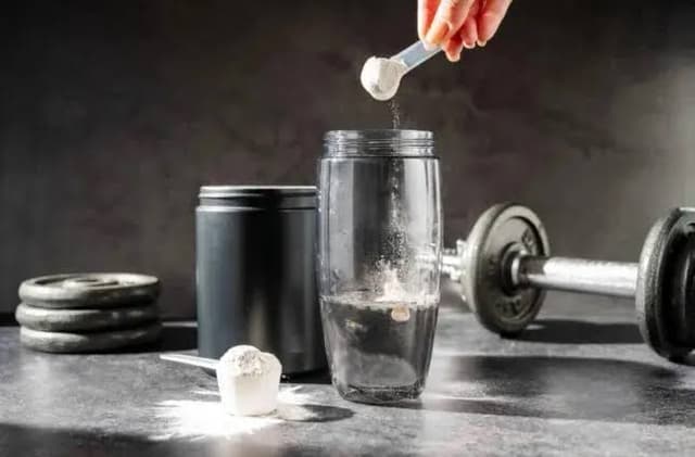 مکمل کراتین میتواند به بهبود توان عضلانی ورزشکاران گیاهخوار کمک کند