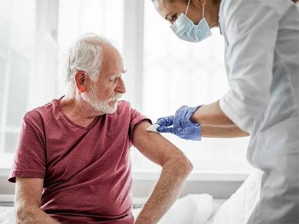 واکسن آنفلوانزای دوز بالا میتواند بستری سالمندان را کاهش دهد