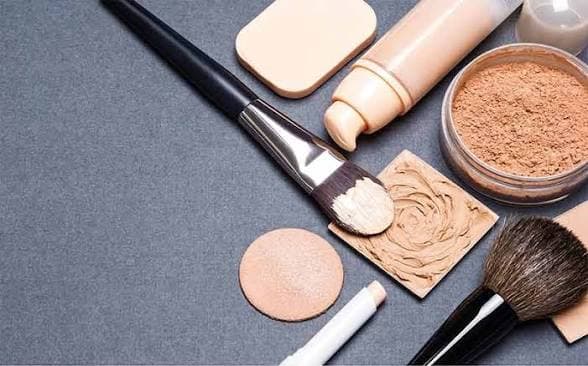 چرا برندهای آرایشی به حذف تالک روی آوردهاند؟ پودرهای آرایشی زیر ذرهبین کارشناسان