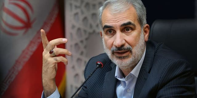 نوری: در هر کلاس یک صندلی رنگی برای اولیاء بگذاریم