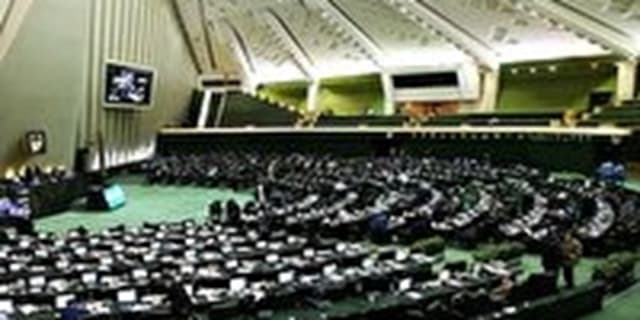 نشست کمیته پیگیری ماجرای بدحالشدن دانش آموزان در مجلس