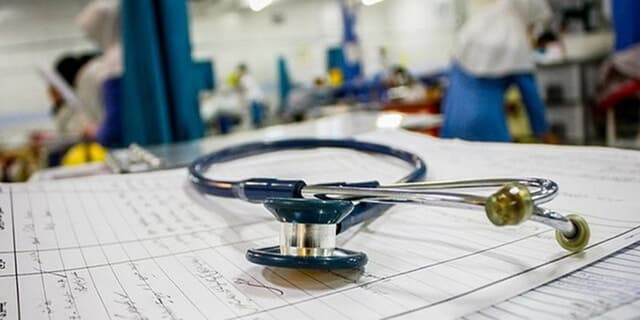 معاون اژهای خواستار بررسی علل مهاجرت پزشکان شد