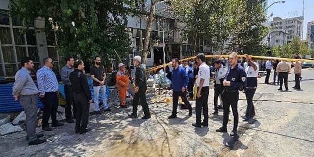 فرونشست زمین در میدان ونک حادثه آفرید