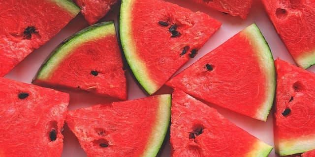 با این مواد غذایی بدن خود را خنک نگه دارید