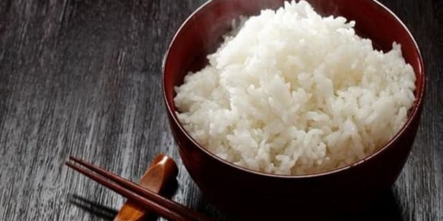 راهنمای بیماران دیابتی برای خوردن برنج؛ چگونه میتوانید برنج بدون نشاسته را بپزید