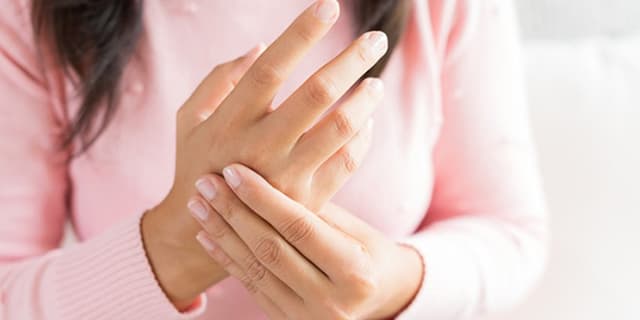 علت سوزن سوزن شدن دست و پا چیست؟